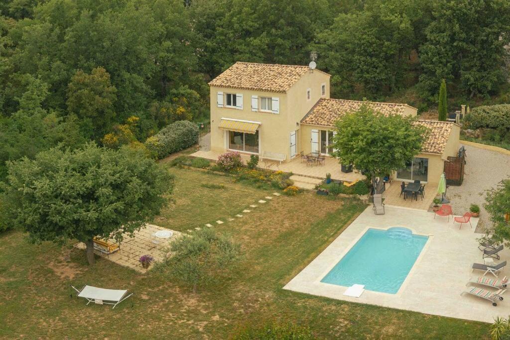 Villa Calme Avec Piscine A Greoux Exteriör bild