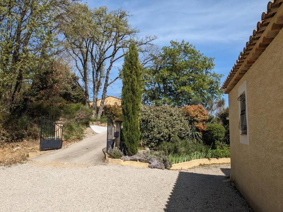 Villa Calme Avec Piscine A Greoux Exteriör bild